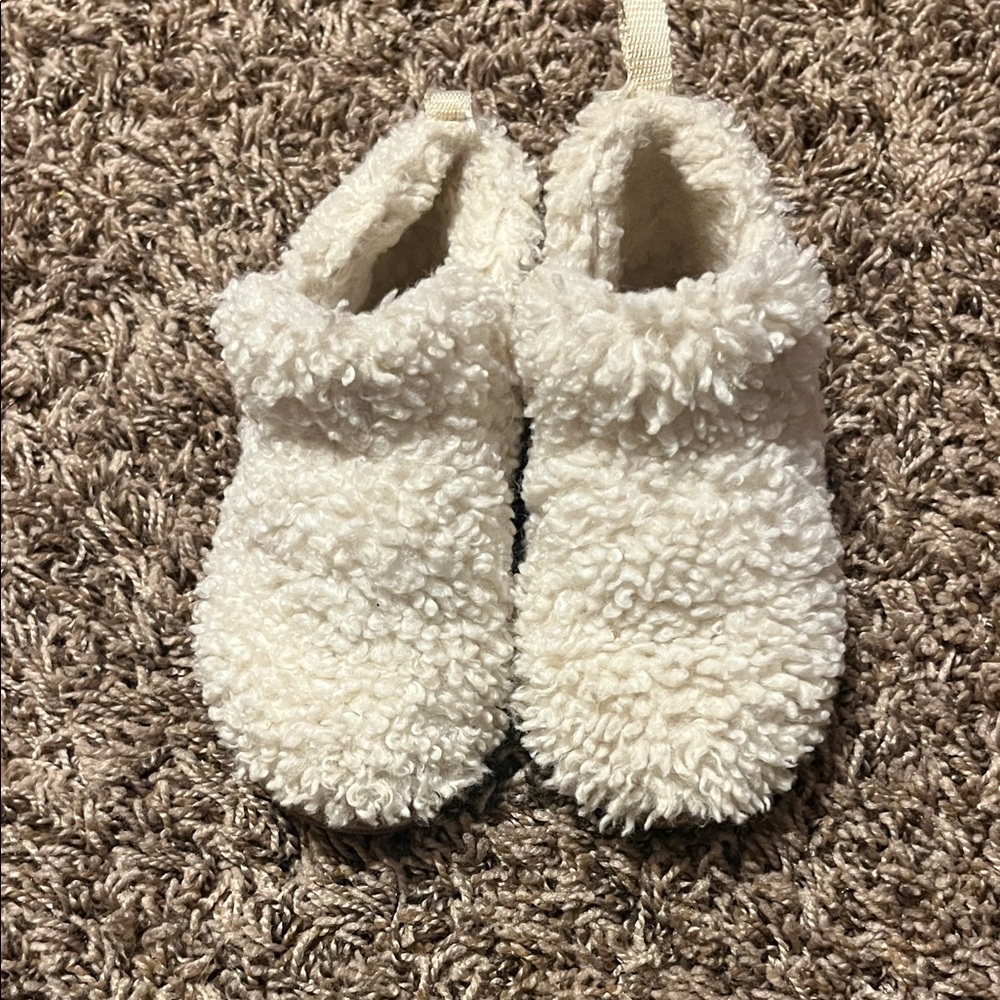 Copper Key Fleece Booties - Size 8c